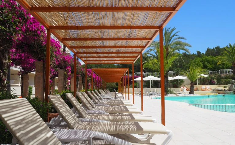 piscina hotel rosella by intelier cala millor