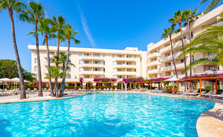 Piscina instalaciones Hotel Rosella by Intelier Cala Millor Mallorca