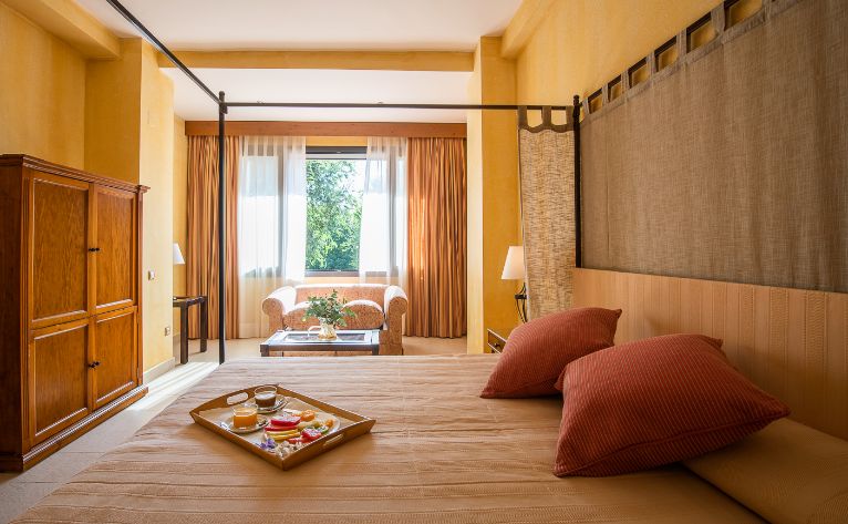 habitacion matrimonio cama doble desayuno hotel intelier airen alcazar de san juan