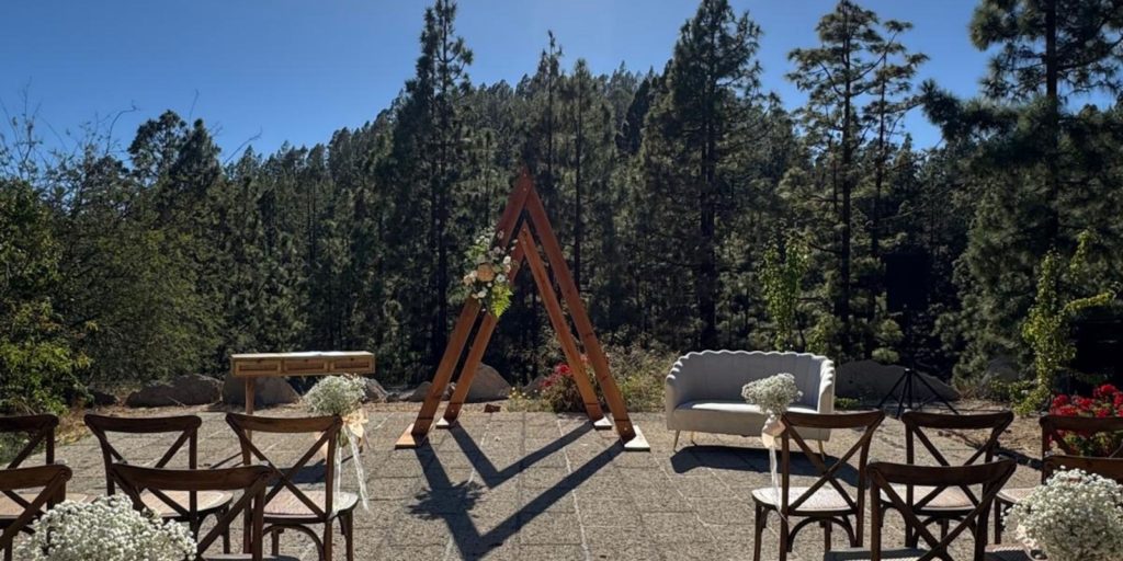 Boda-íntima-Tenerife-Hotel-Villalba-ceremonia-exterior-vistas-Teide-Vilaflor