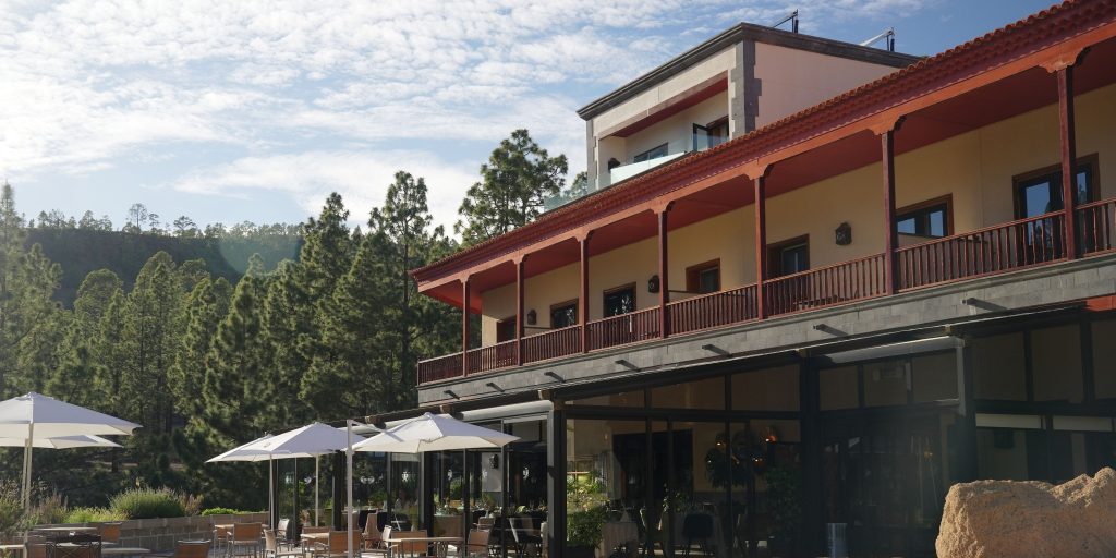 Hotel Spa Villalba in Vilaflor, accommodation with integrated wellness services in the volcanic landscape of the interior of Tenerife