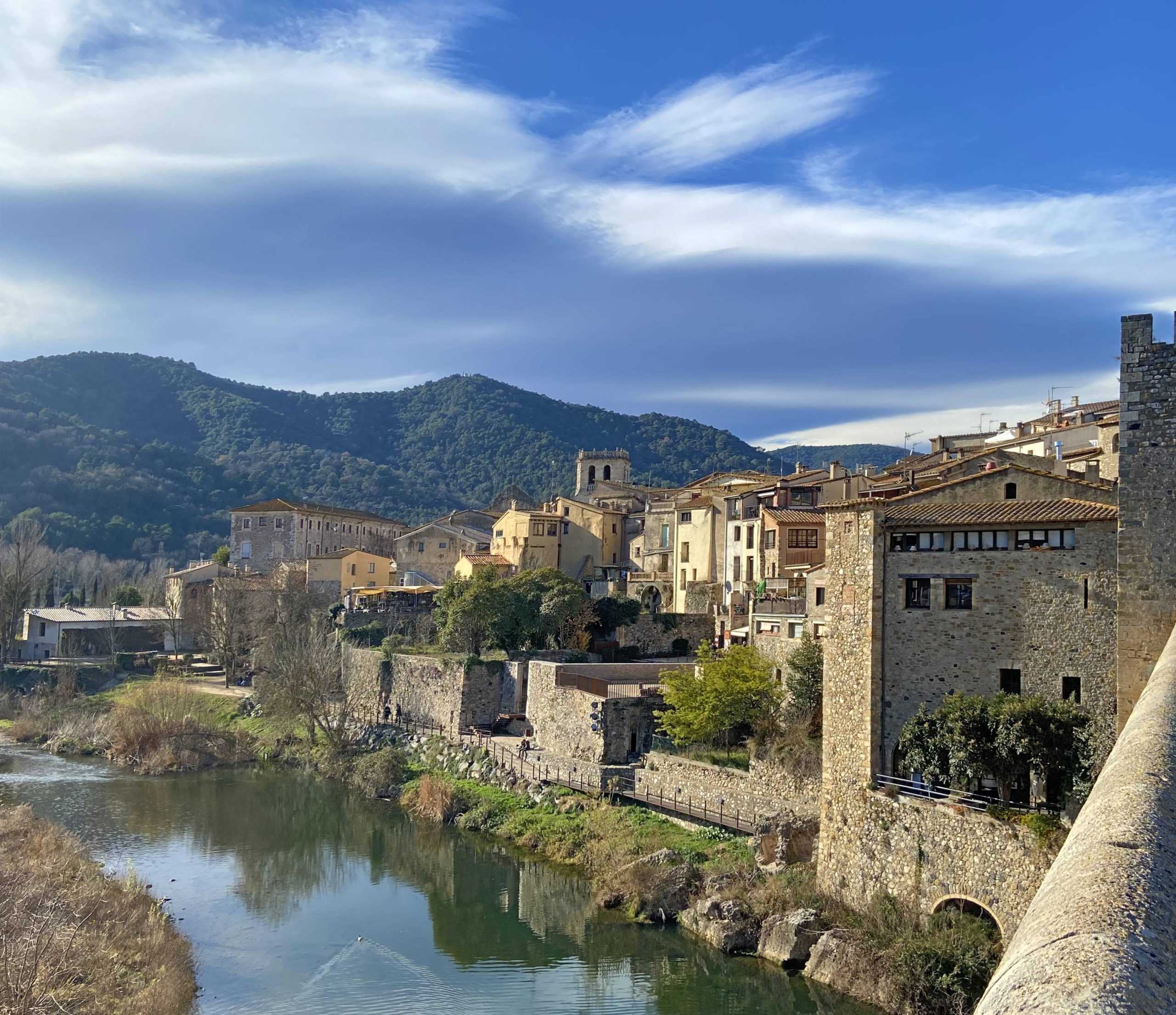 Black Friday destino Besalú Girona 