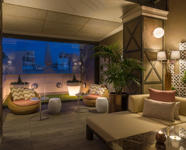 Sky Bar Terrace - Hotel Emperador