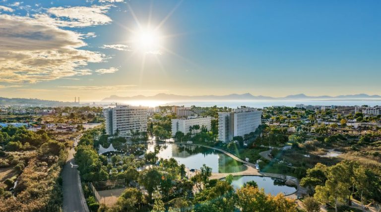 dron picture of Club Mac