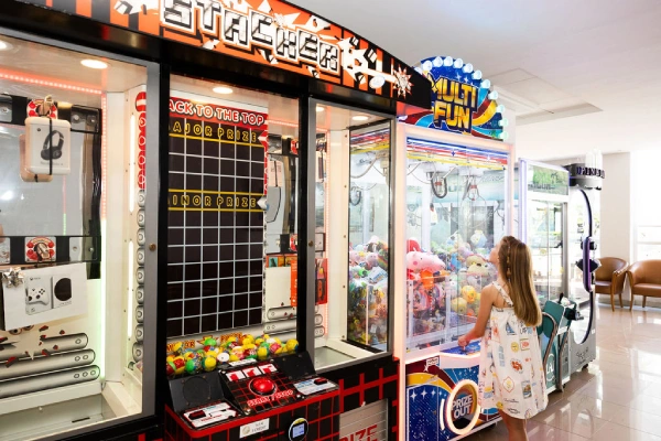 Arcade - Club Mac