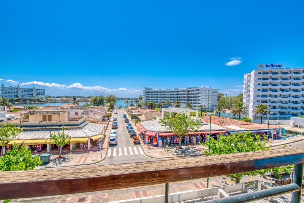 Discover Pere Mas i Reus just steps from Club Mac - Club Mac